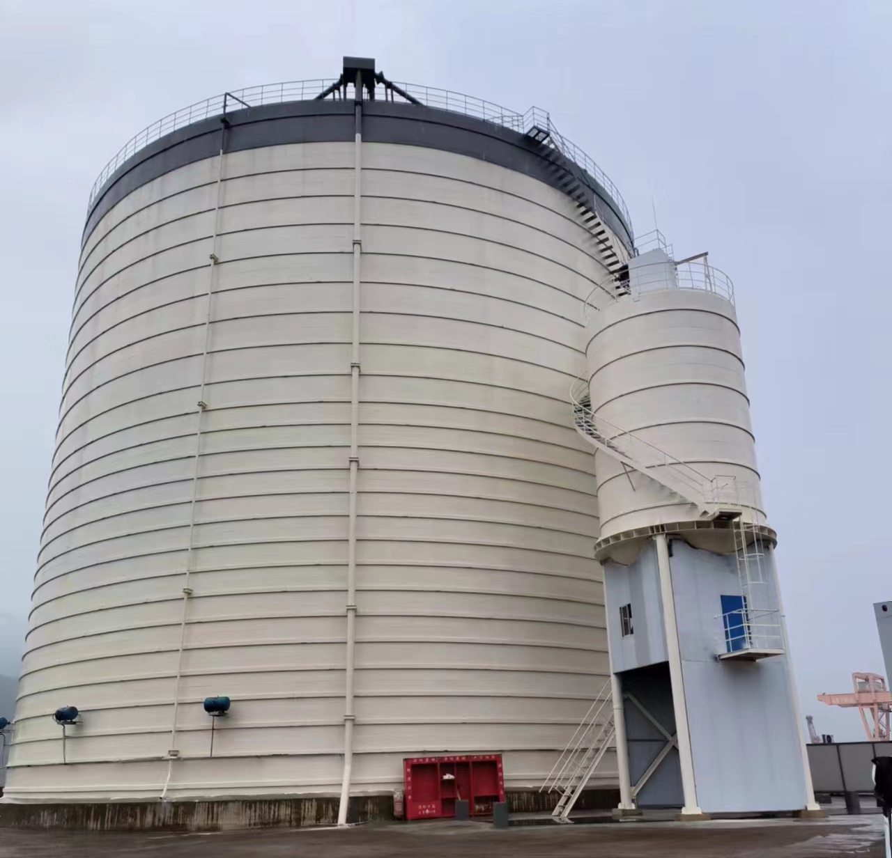 乌拉特前10万吨水泥钢板库